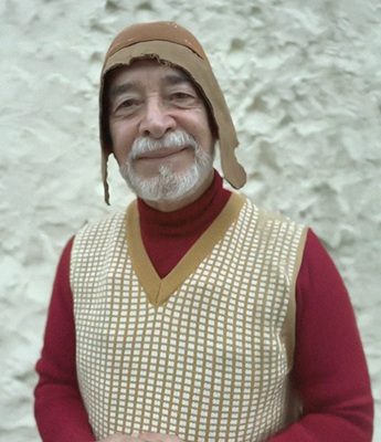 Este abuelito de 87 años ganó en una peligrosa carrera de balineras