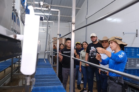 Zorro respalda modelo agroindustrial de Pscigan y propone gran alianza para impulsar a pequeños productores