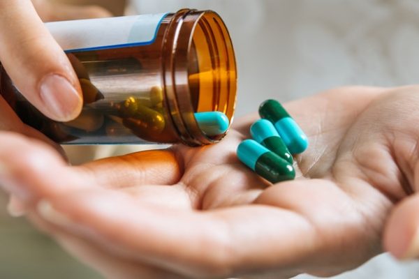 La Corte Constitucional declaró un nivel de cumplimiento medio respecto de la orden de crear un mecanismo directo para que los profesionales de salud prescriban servicios PBS no UPC y, excepcionalmente, aquellos excluidos de financiación con recursos públicos de la salud